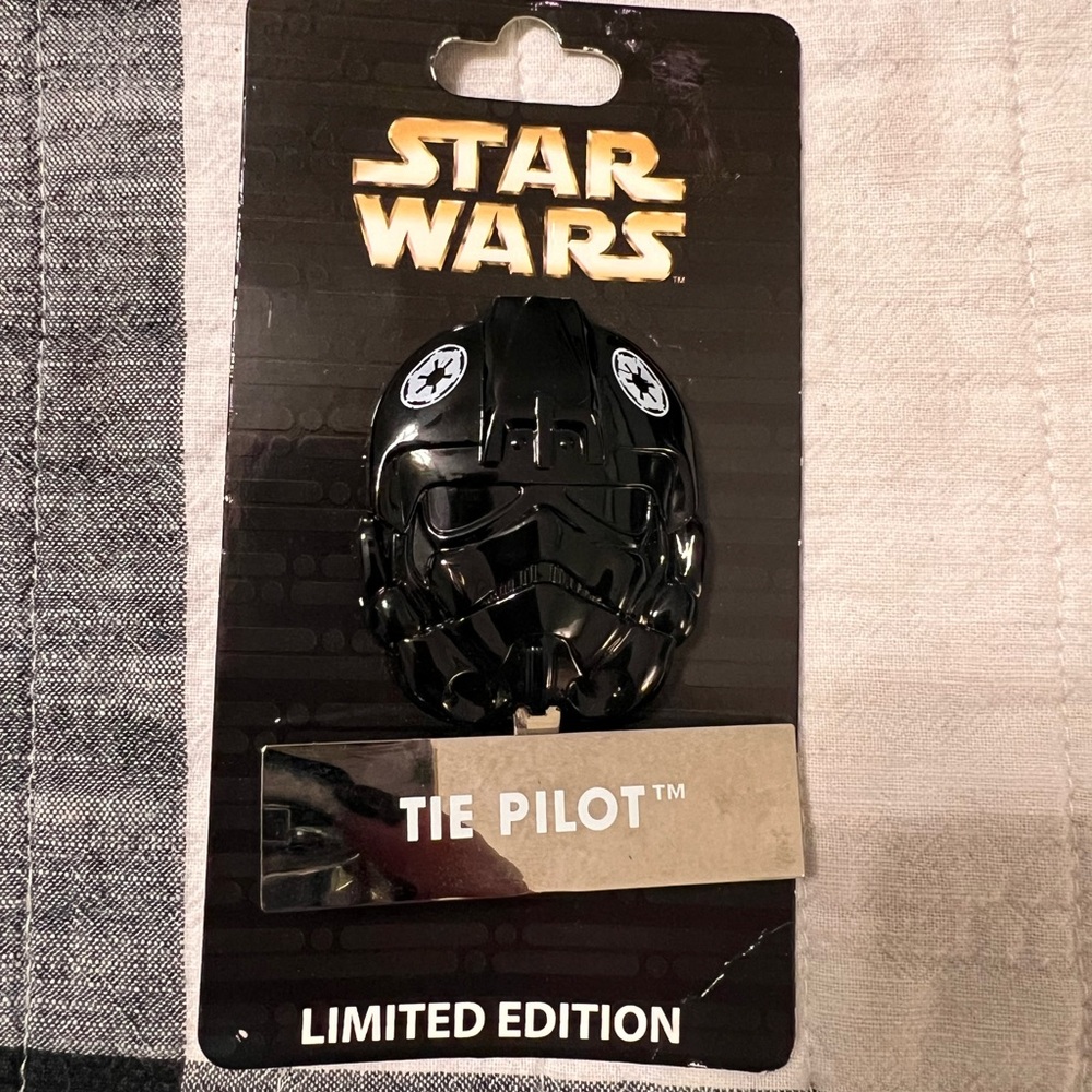 Disney Star Wars The Pilot Trading Pin